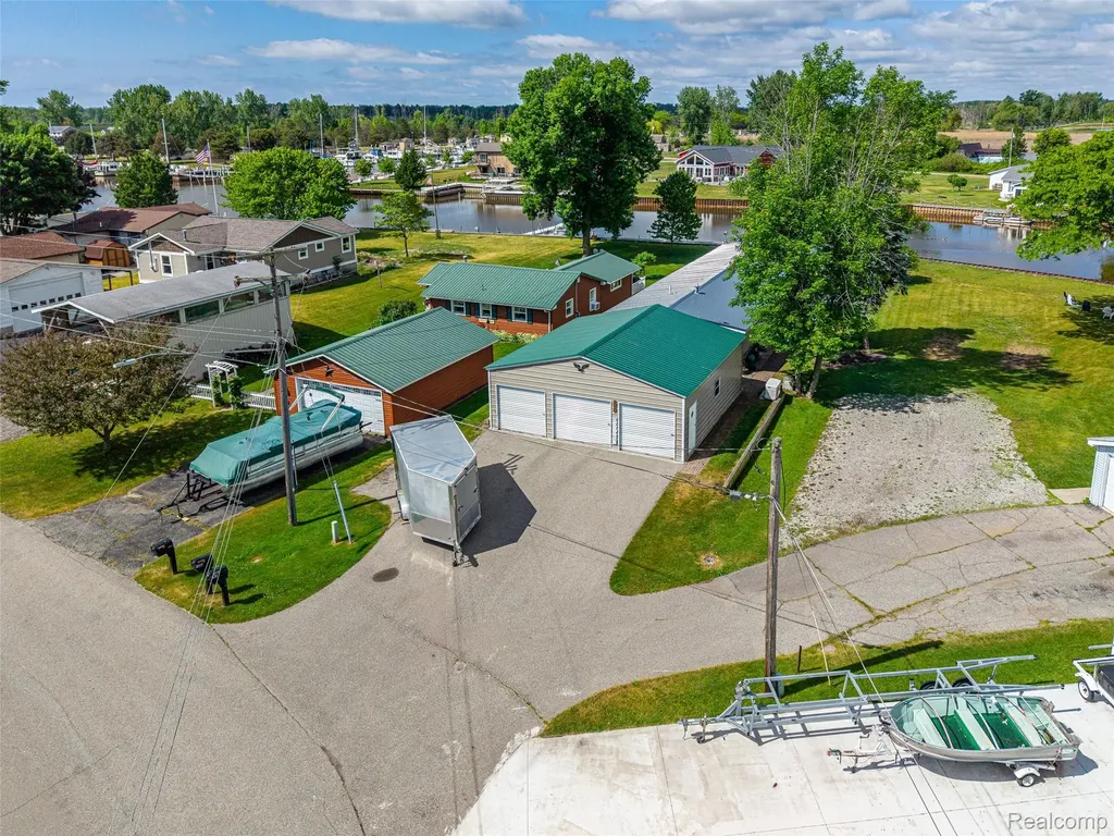 1656 S Riverside Drive Au Gres City MI 48703