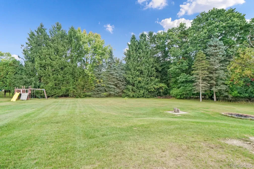 5014 Oak Hill Road Brandon Charter Township MI 48348
