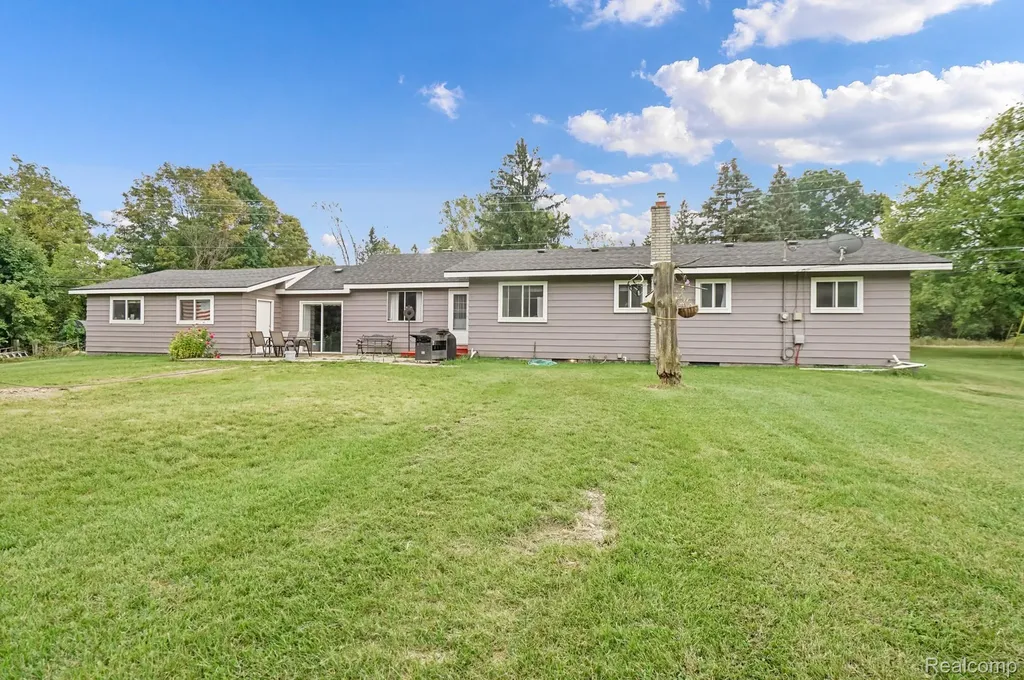 5014 Oak Hill Road Brandon Charter Township MI 48348