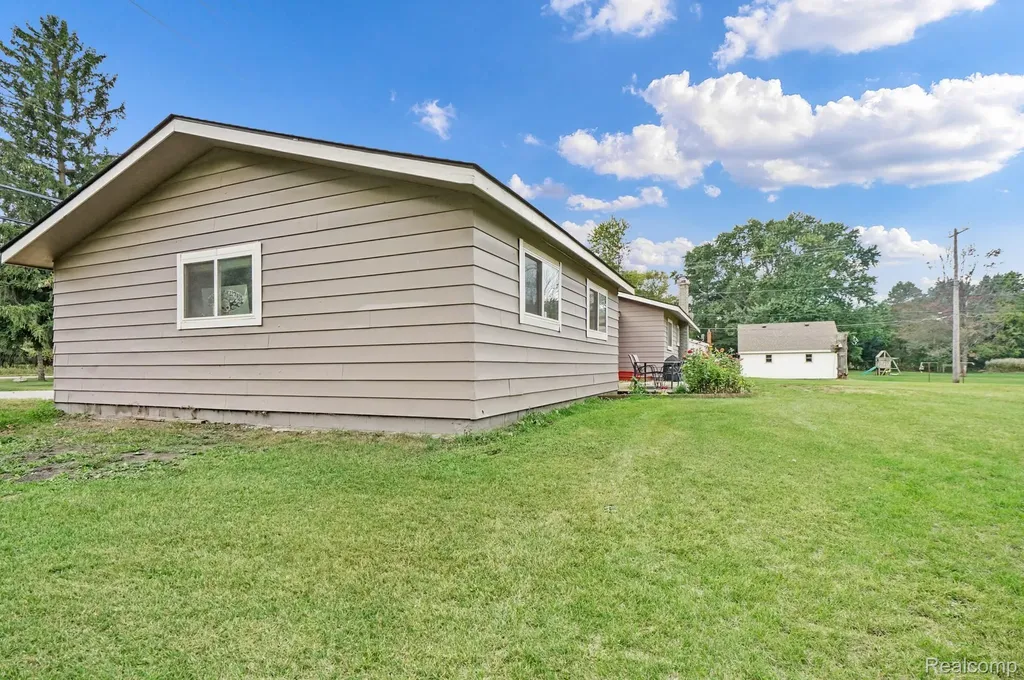 5014 Oak Hill Road Brandon Charter Township MI 48348