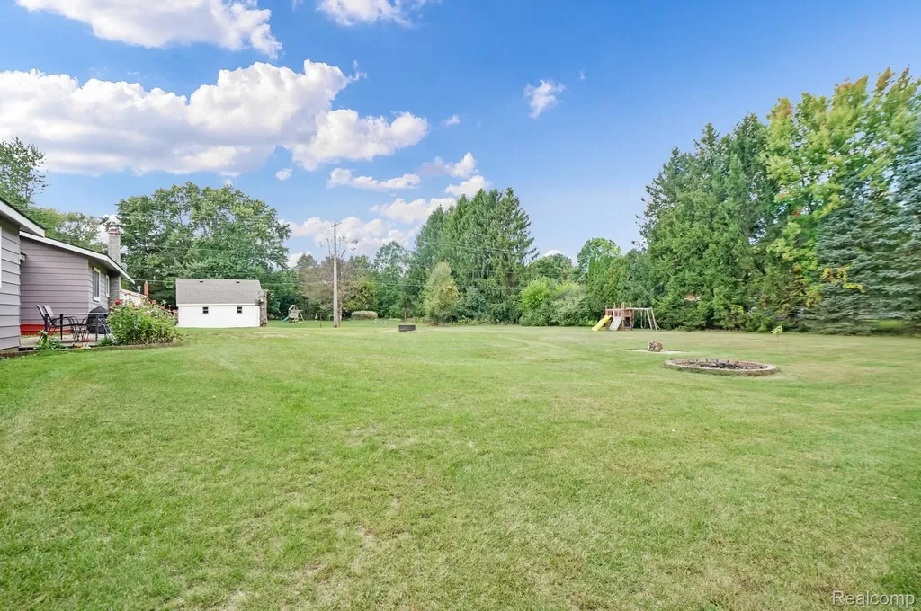 5014 Oak Hill Road Brandon Charter Township MI 48348