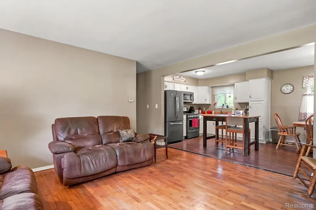 5014 Oak Hill Road Brandon Charter Township MI 48348