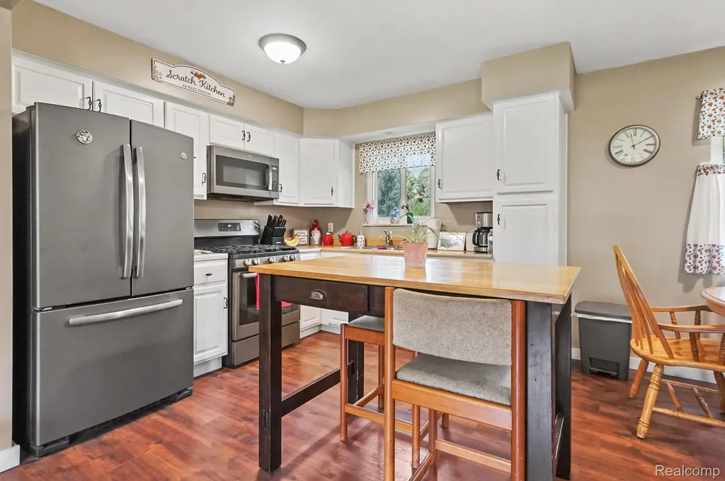 5014 Oak Hill Road Brandon Charter Township MI 48348