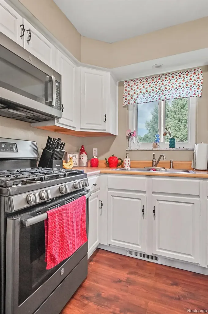 5014 Oak Hill Road Brandon Charter Township MI 48348