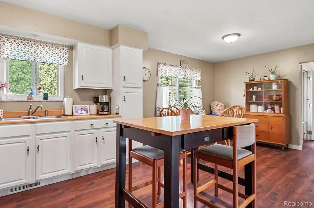 5014 Oak Hill Road Brandon Charter Township MI 48348