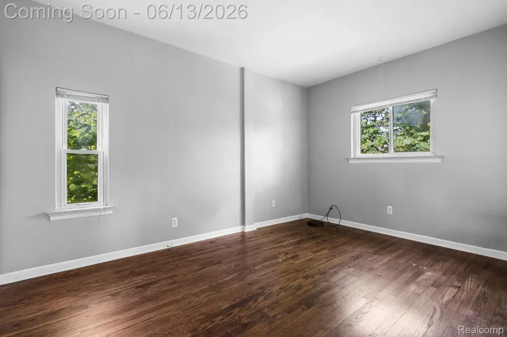 15635 W 13 Mile Road Southfield City MI 48076