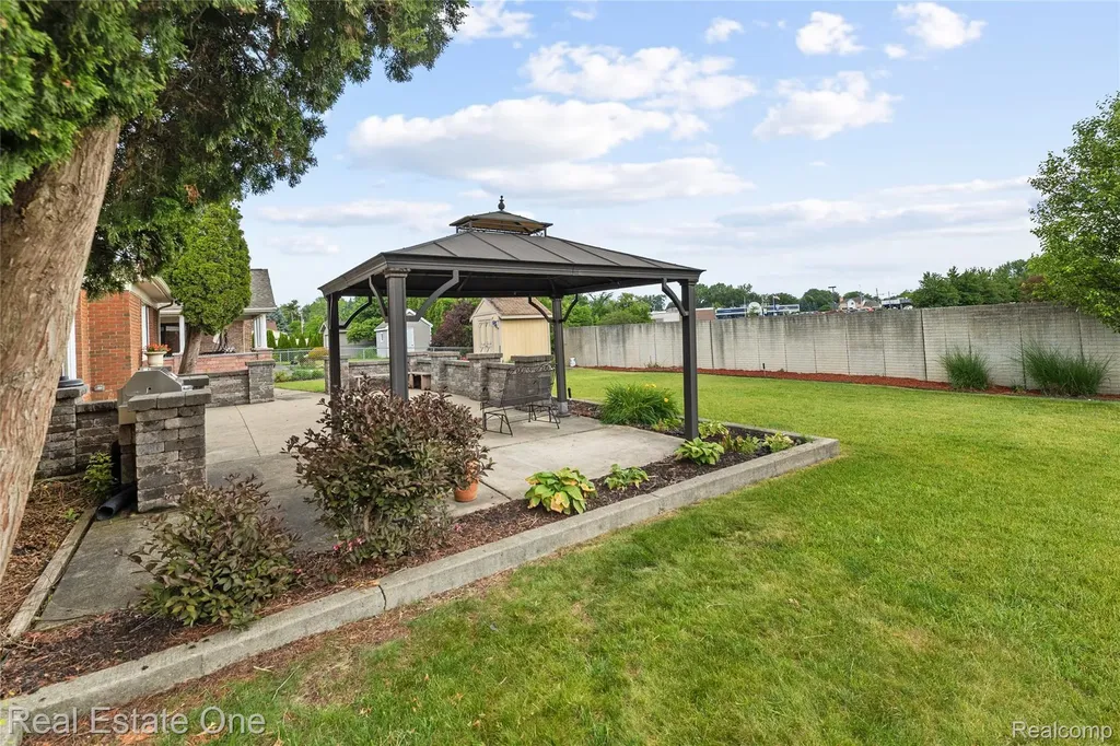 17300 Timothy Drive Southgate City MI 48195