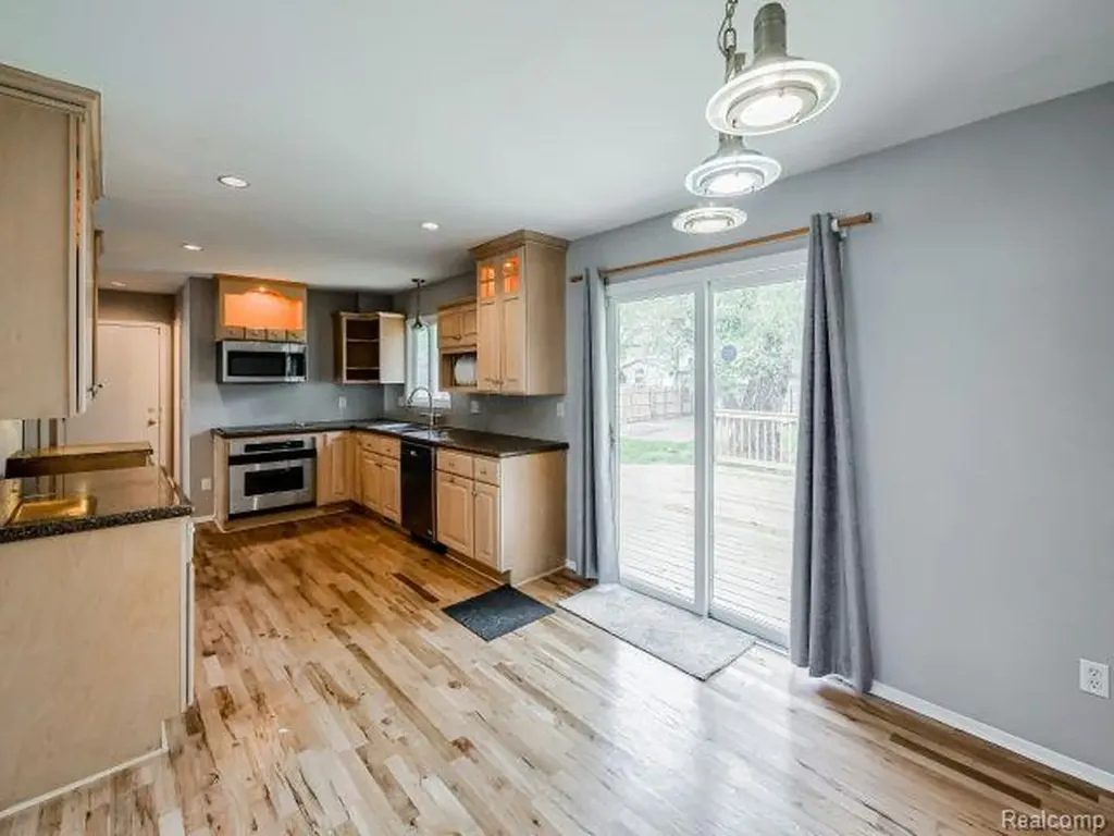 21728 Ruth Street Farmington Hills City MI 48336