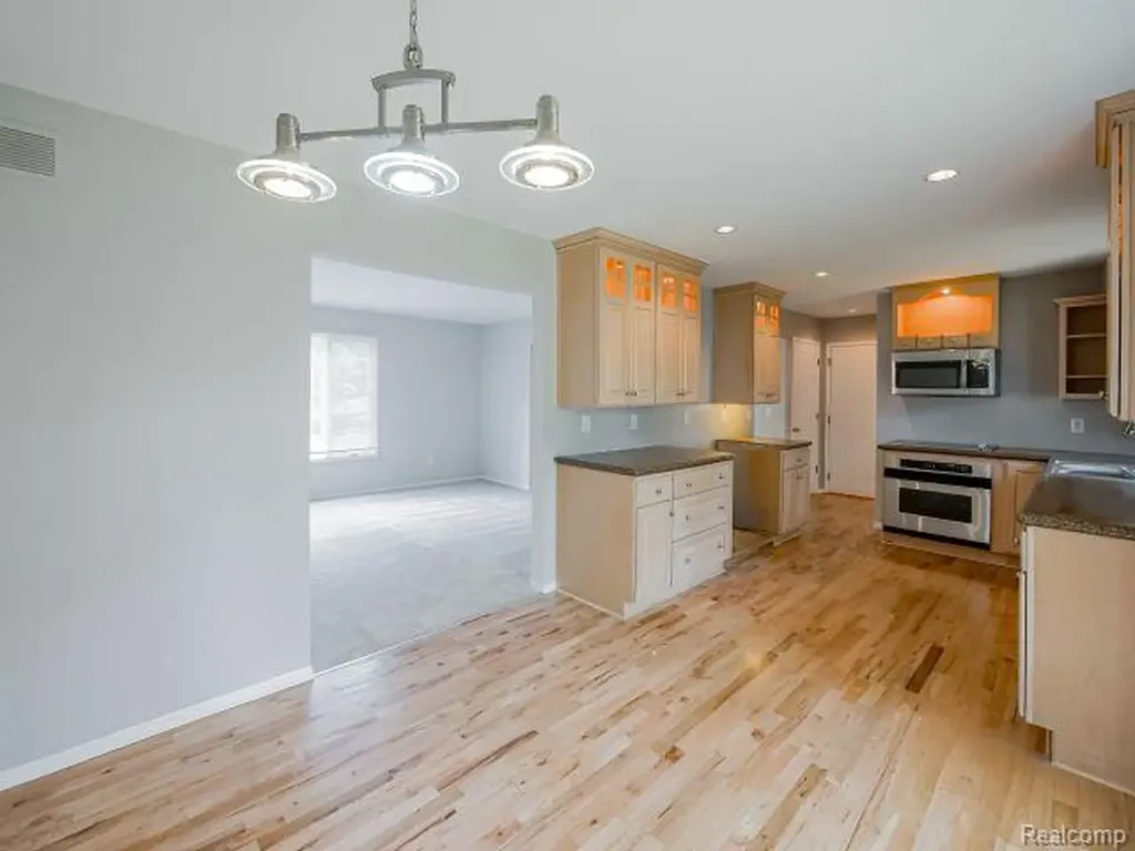 21728 Ruth Street Farmington Hills City MI 48336