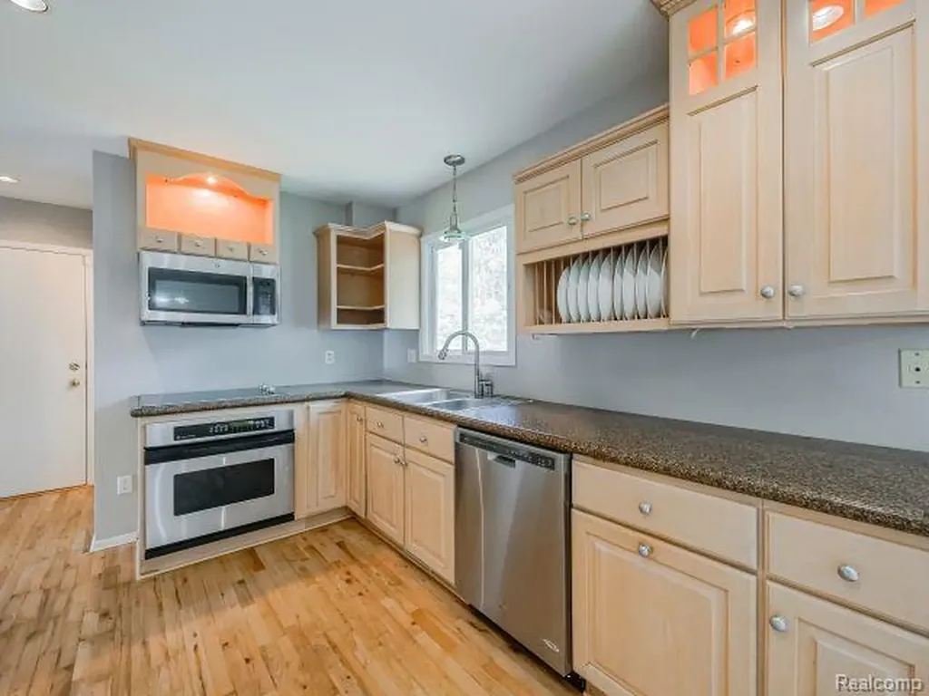 21728 Ruth Street Farmington Hills City MI 48336