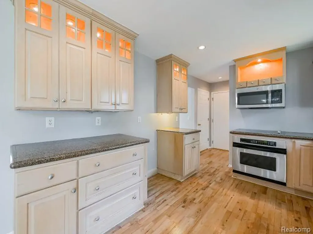 21728 Ruth Street Farmington Hills City MI 48336