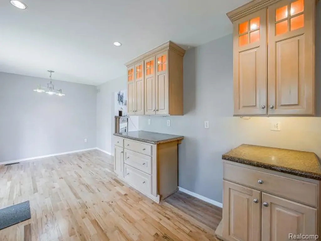 21728 Ruth Street Farmington Hills City MI 48336
