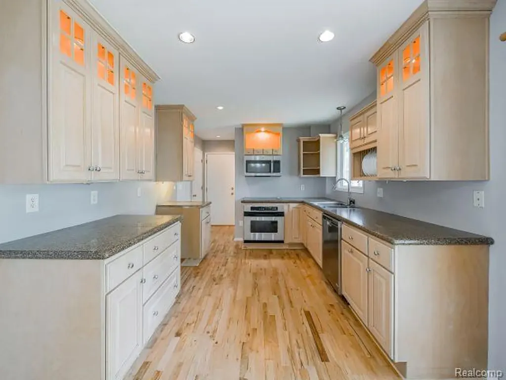 21728 Ruth Street Farmington Hills City MI 48336