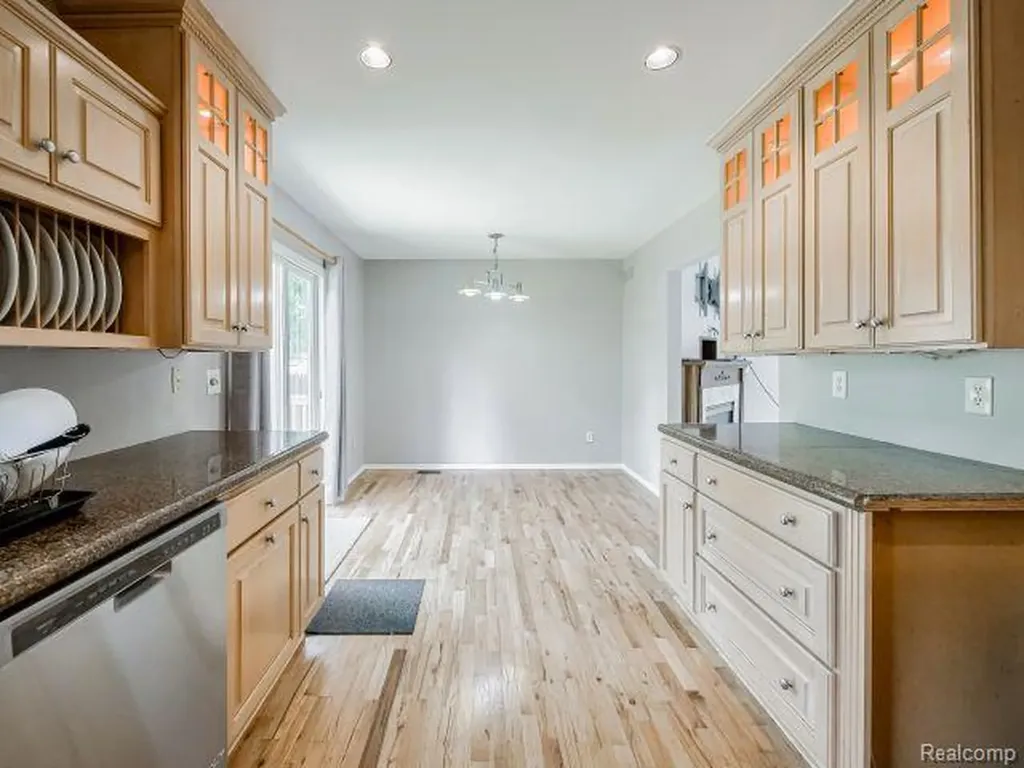 21728 Ruth Street Farmington Hills City MI 48336