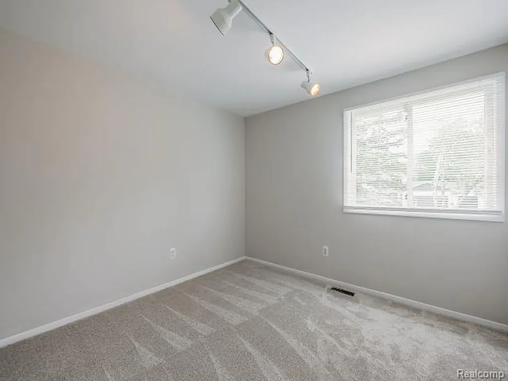 21728 Ruth Street Farmington Hills City MI 48336