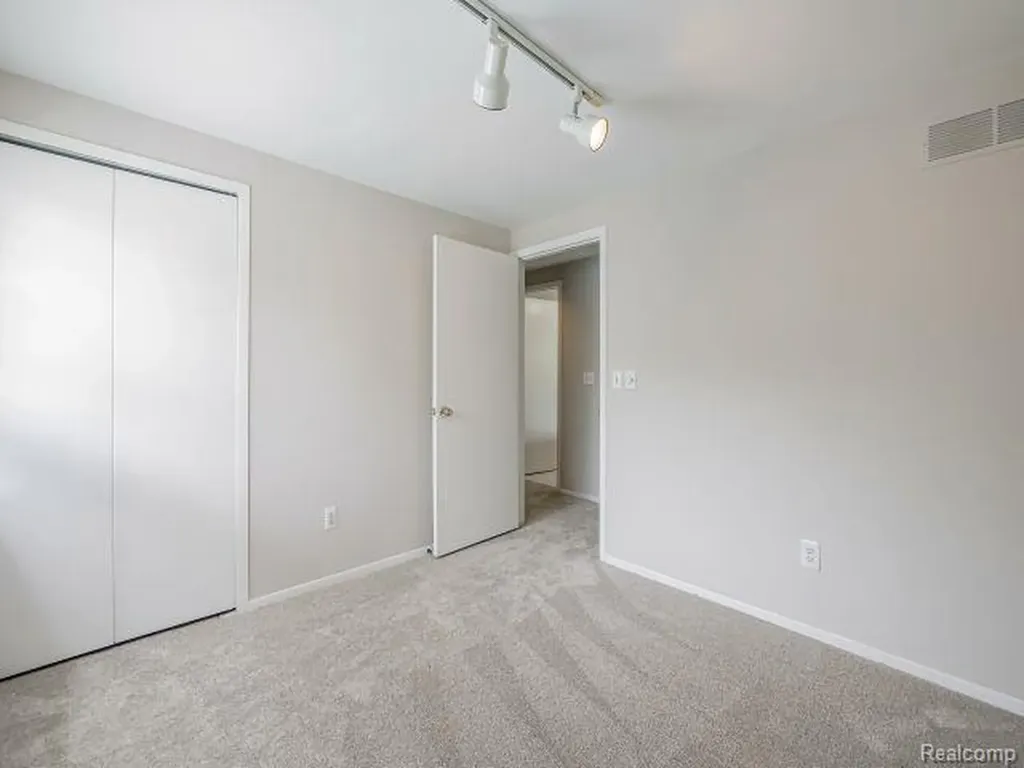 21728 Ruth Street Farmington Hills City MI 48336