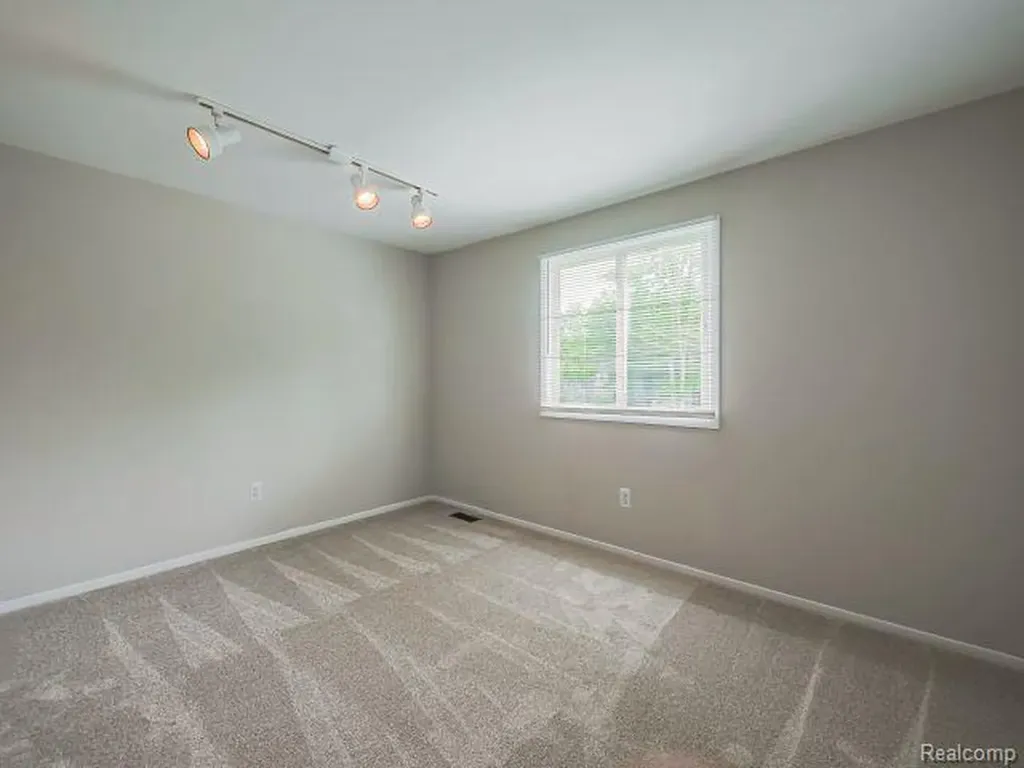 21728 Ruth Street Farmington Hills City MI 48336