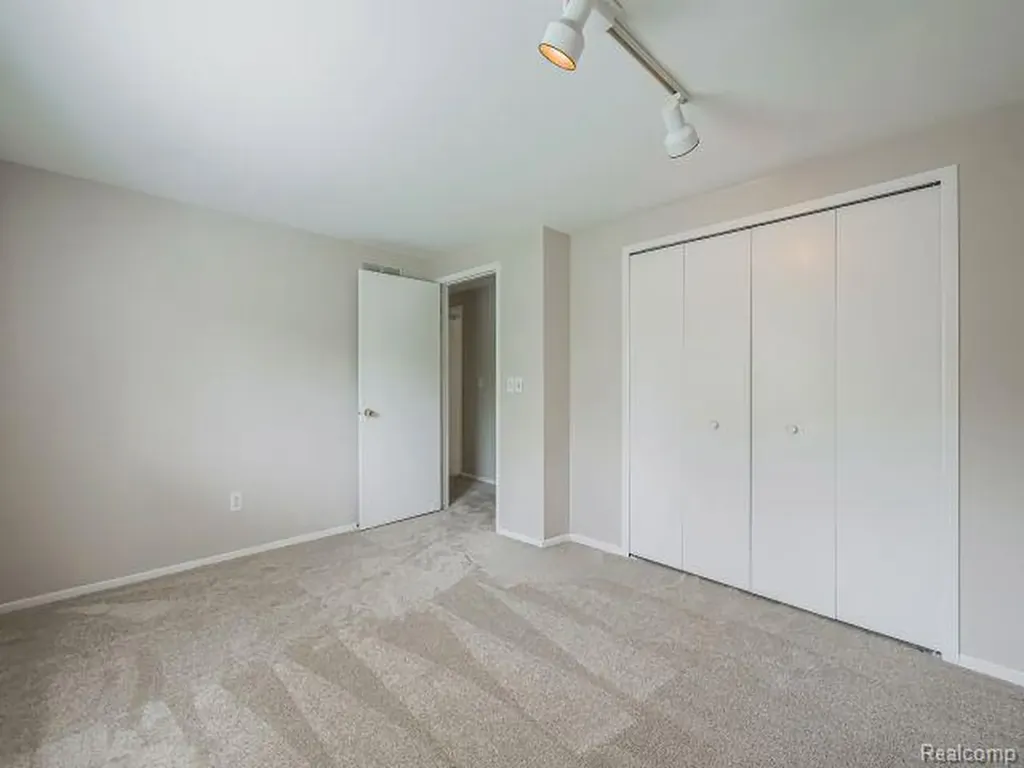21728 Ruth Street Farmington Hills City MI 48336