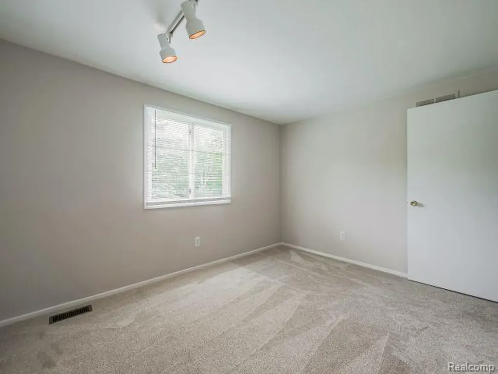21728 Ruth Street Farmington Hills City MI 48336