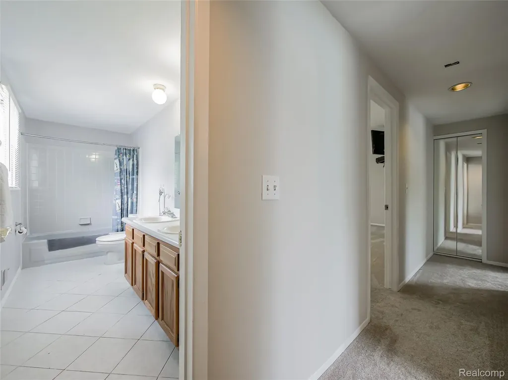 21728 Ruth Street Farmington Hills City MI 48336