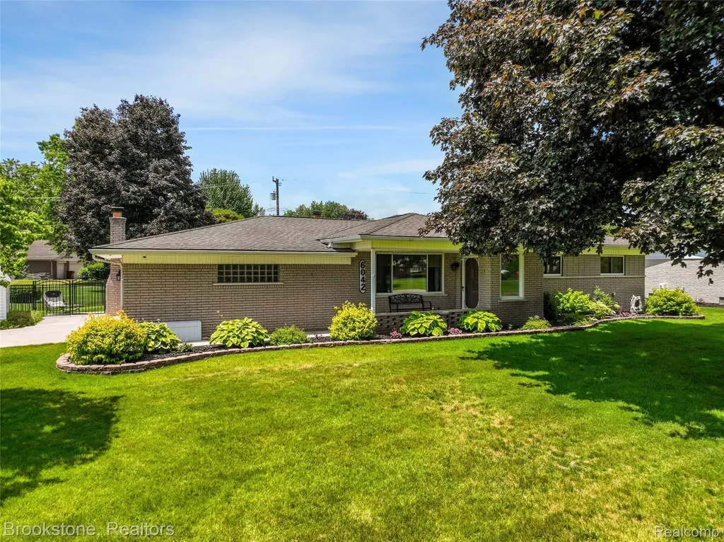 6042 Ravenswood Drive Shelby Charter Township MI 48316