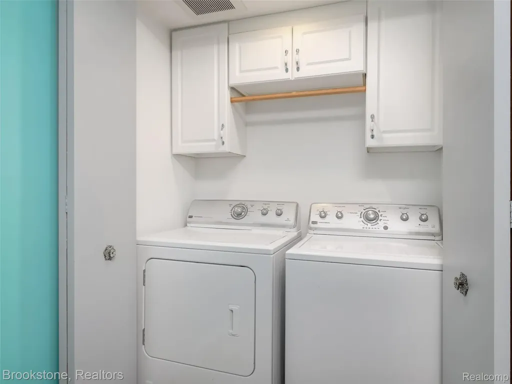 6042 Ravenswood Drive Shelby Charter Township MI 48316