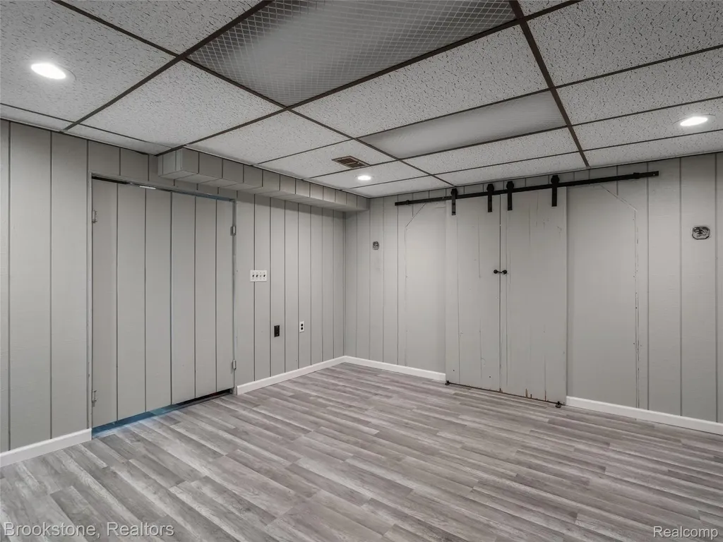 6042 Ravenswood Drive Shelby Charter Township MI 48316