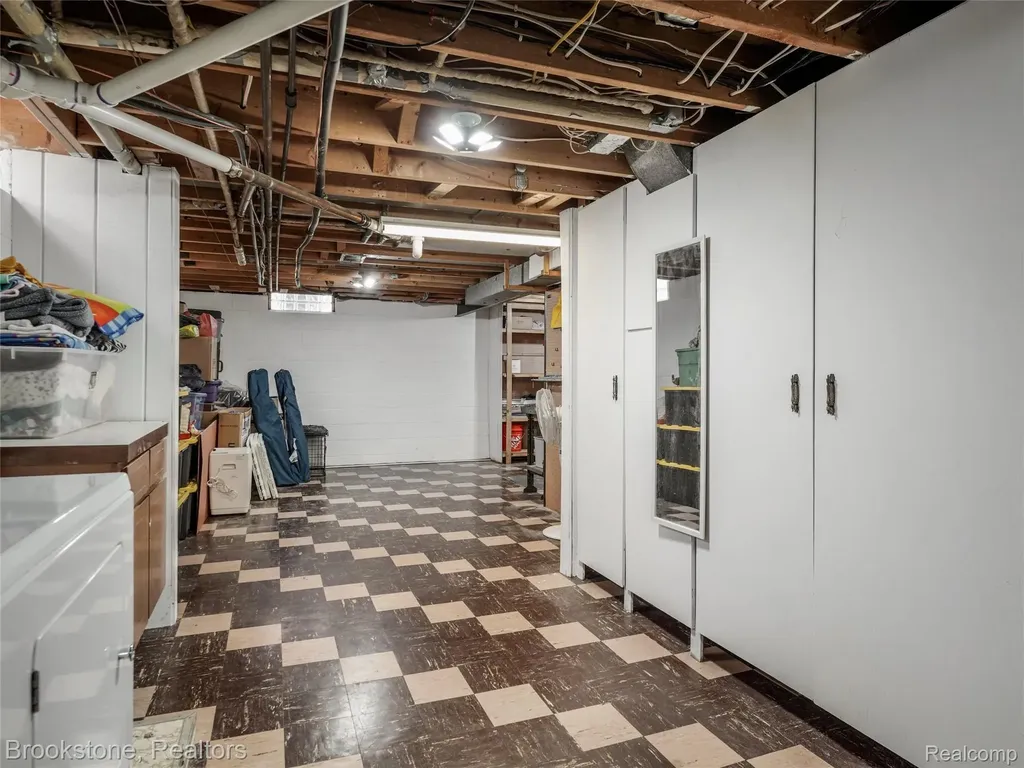 6042 Ravenswood Drive Shelby Charter Township MI 48316