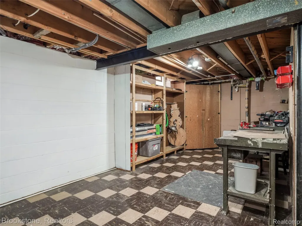 6042 Ravenswood Drive Shelby Charter Township MI 48316