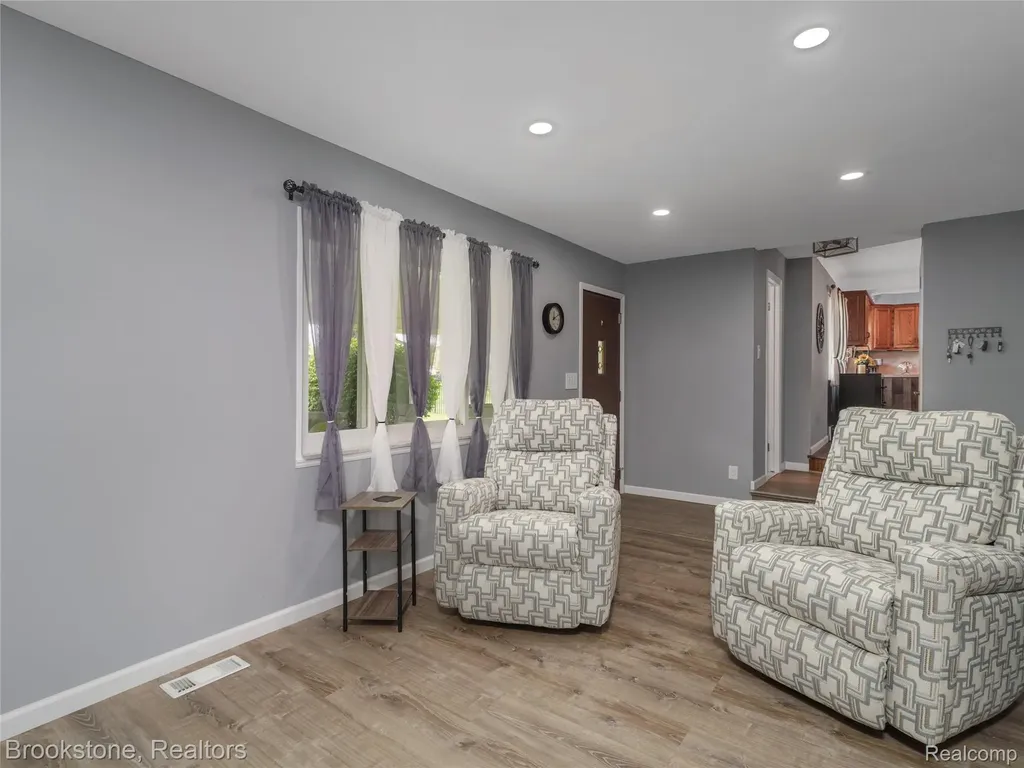 6042 Ravenswood Drive Shelby Charter Township MI 48316
