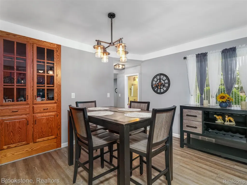 6042 Ravenswood Drive Shelby Charter Township MI 48316