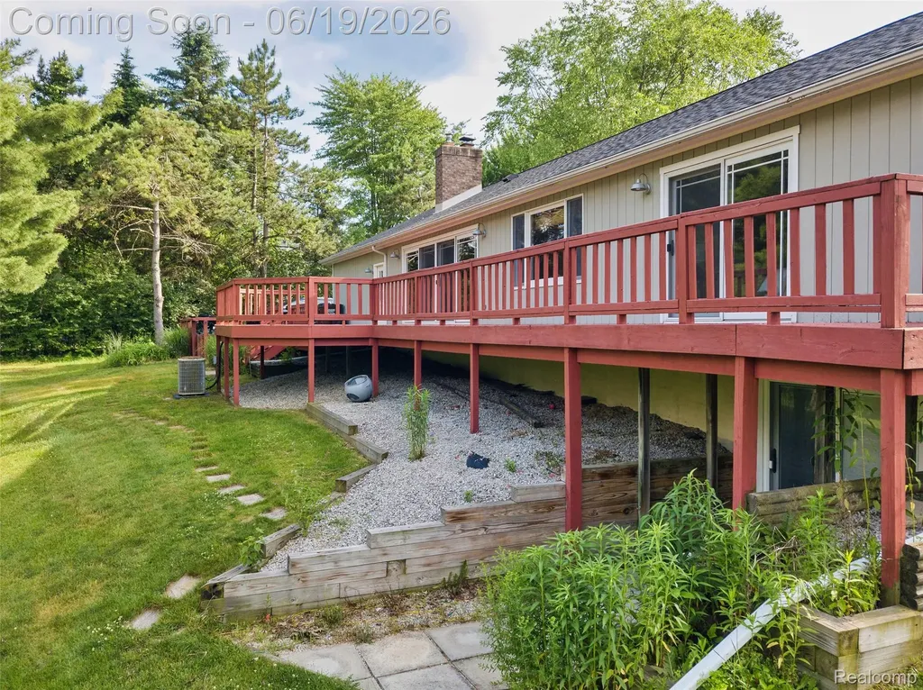 9787 York Woods Drive York Charter Township MI 48176