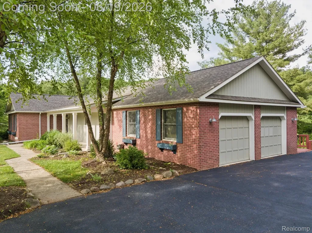 9787 York Woods Drive York Charter Township MI 48176