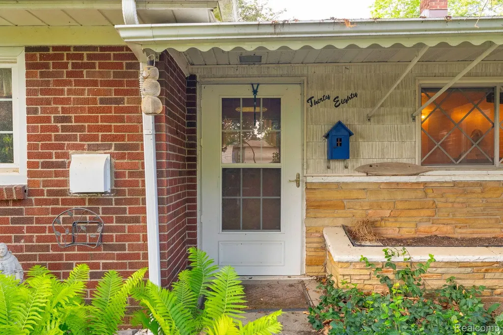 3080 Jackson Boulevard Highland Charter Township MI 48356