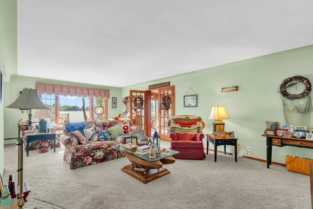 3080 Jackson Boulevard Highland Charter Township MI 48356