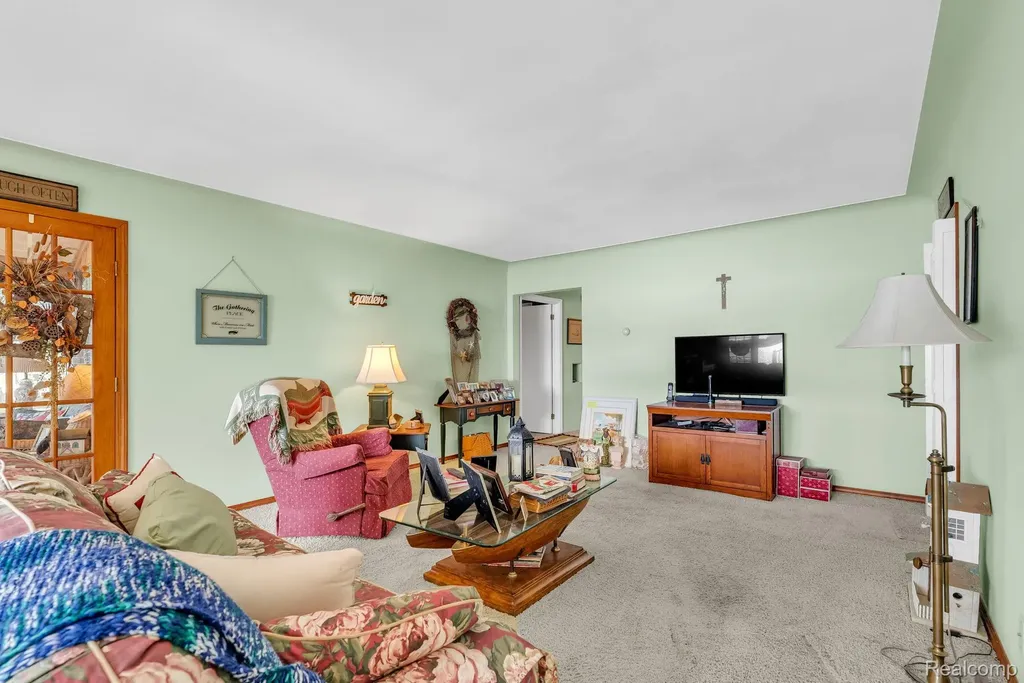 3080 Jackson Boulevard Highland Charter Township MI 48356