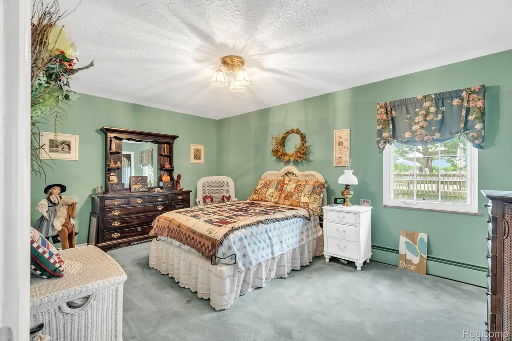 3080 Jackson Boulevard Highland Charter Township MI 48356
