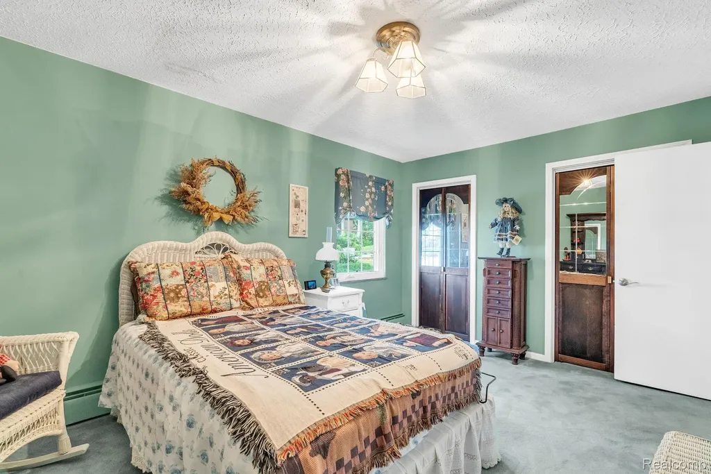 3080 Jackson Boulevard Highland Charter Township MI 48356