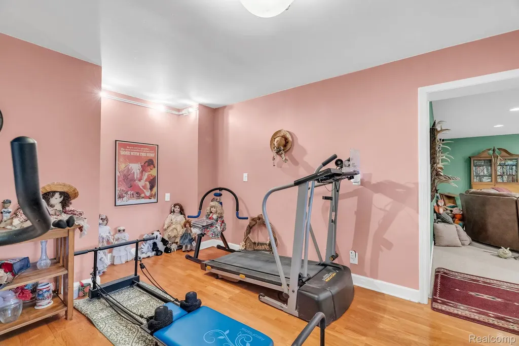 3080 Jackson Boulevard Highland Charter Township MI 48356