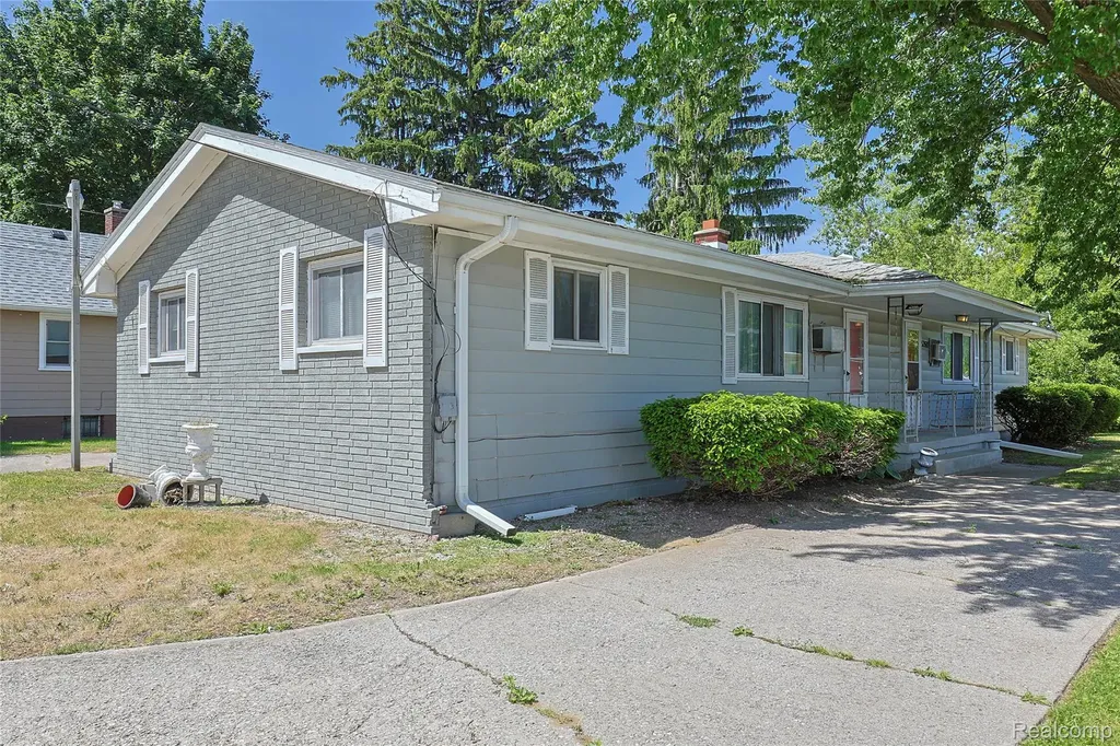 5258 Dixie Highway Bridgeport Charter Township MI 48601