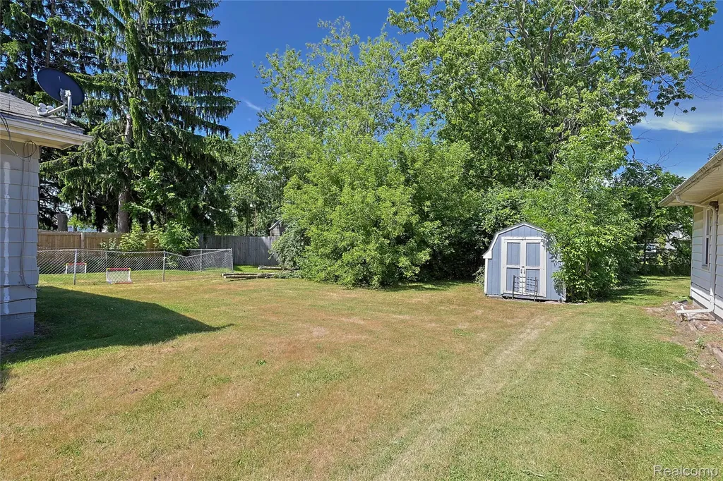 5258 Dixie Highway Bridgeport Charter Township MI 48601