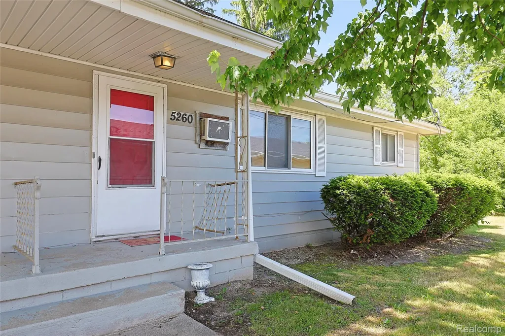 5258 Dixie Highway Bridgeport Charter Township MI 48601