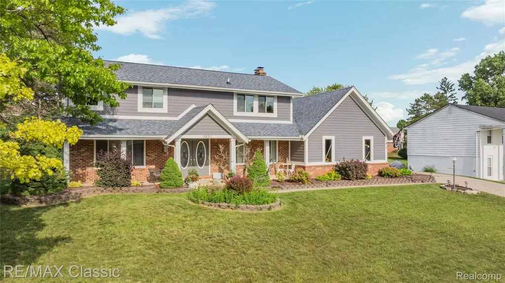 5651 Warrenshire Drive West Bloomfield Charter Township MI 48322
