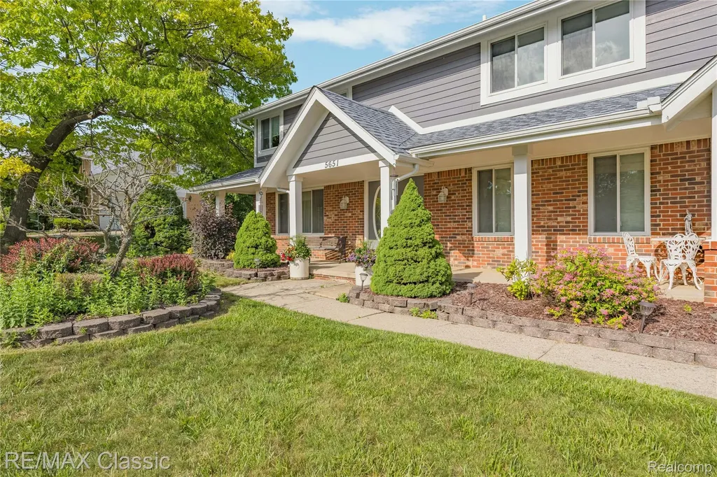 5651 Warrenshire Drive West Bloomfield Charter Township MI 48322