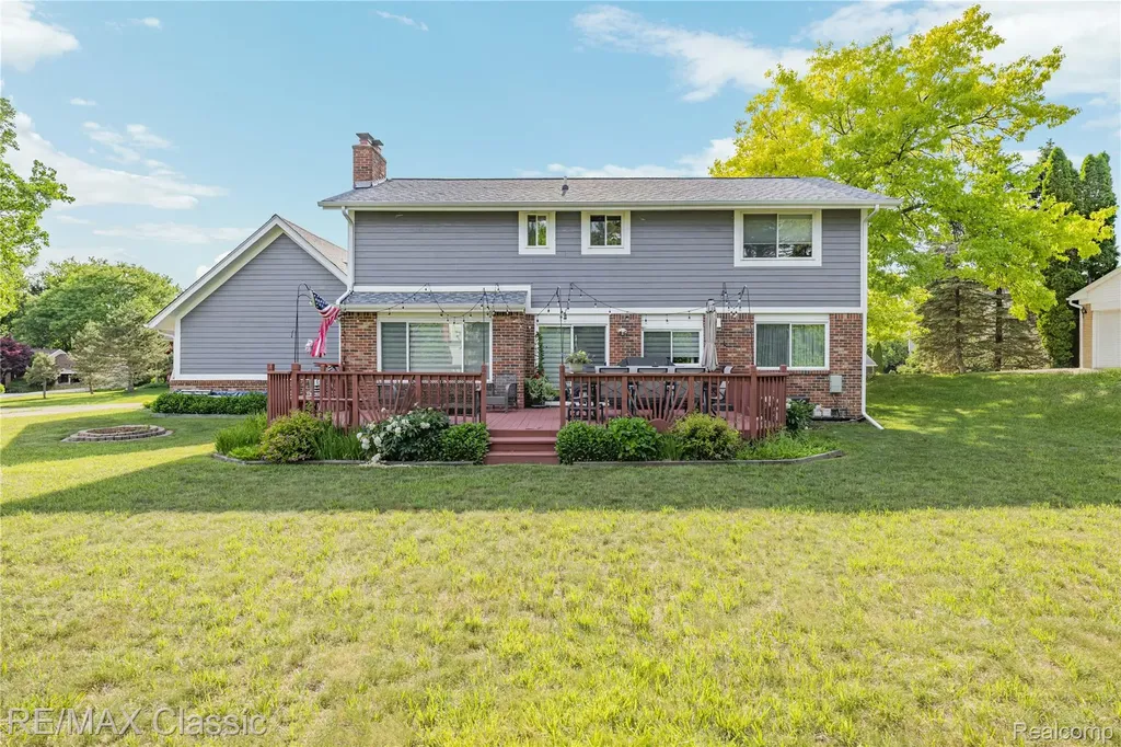 5651 Warrenshire Drive West Bloomfield Charter Township MI 48322
