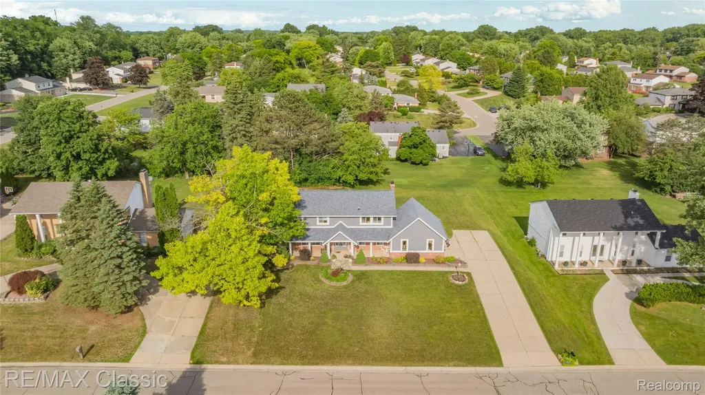 5651 Warrenshire Drive West Bloomfield Charter Township MI 48322
