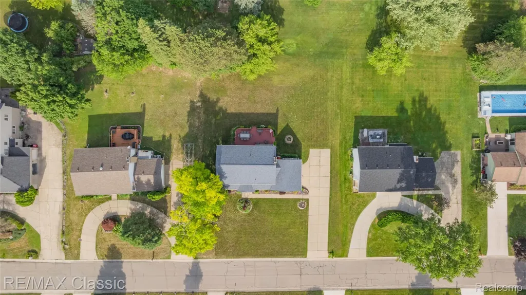 5651 Warrenshire Drive West Bloomfield Charter Township MI 48322