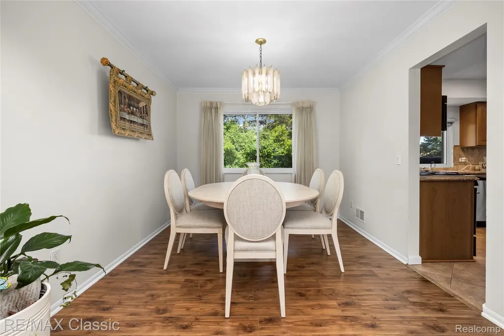 5651 Warrenshire Drive West Bloomfield Charter Township MI 48322