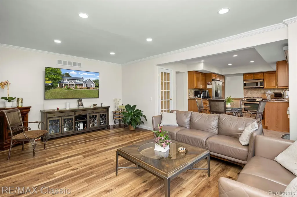 5651 Warrenshire Drive West Bloomfield Charter Township MI 48322