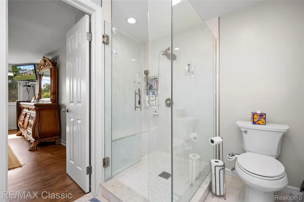 5651 Warrenshire Drive West Bloomfield Charter Township MI 48322